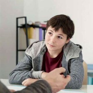 Psicologo per adolescenti a Gallarate: quando chiedere un confronto professionale?